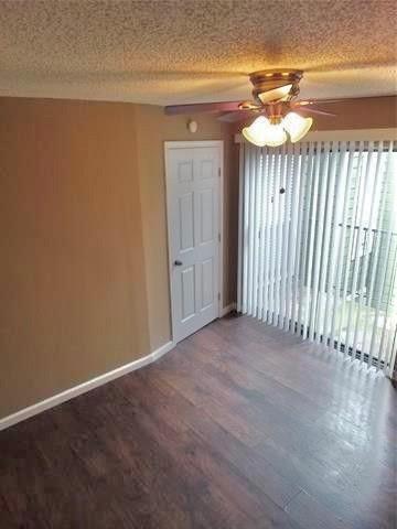 Foto del edificio - 9803 Walnut St