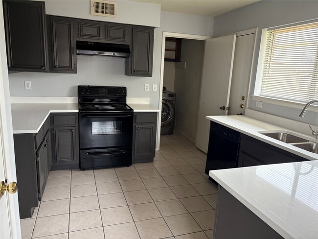 Building Photo - 22726 Leedstown Ln