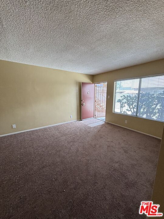 Foto principal - 6015 10th Ave