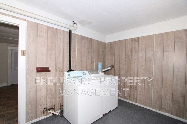 Foto del edificio - 16 S 2nd St