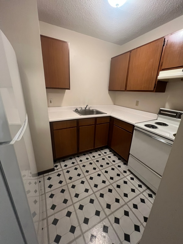 Building Photo - 151 Plum St Building Photo - 151 Plum St