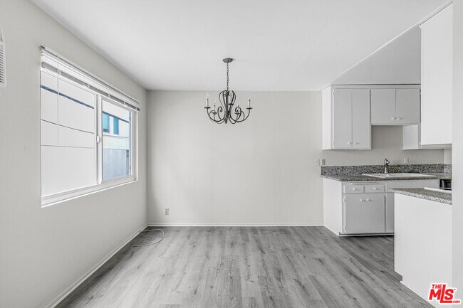 Foto del edificio - 1811 Parnell Ave