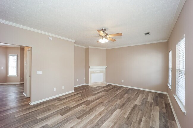 Foto del edificio - 55 Roxbury Ln