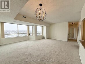 Building Photo - 744 Wonderland Rd S