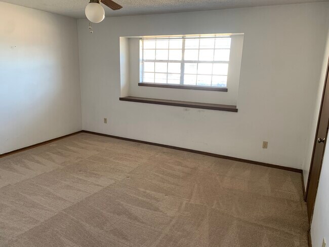 Foto del edificio - 1416 N Berry Ct