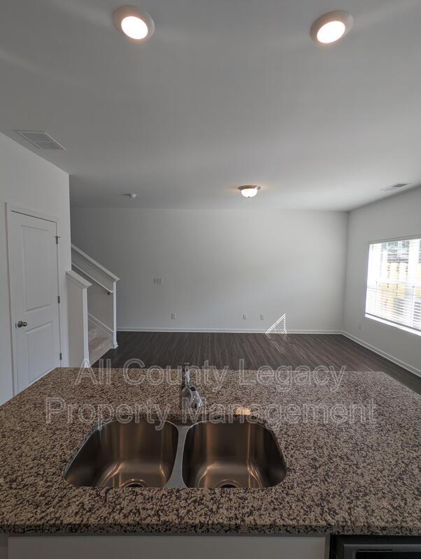 Foto del edificio - 1100 Lossie Ln