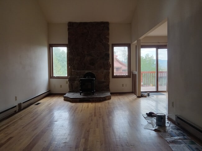 Building Photo - 252 Poplar Cir
