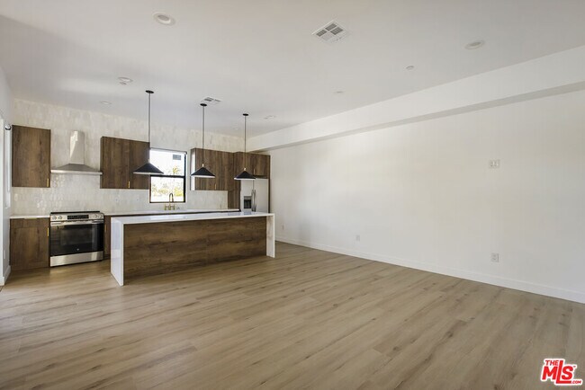 Foto del edificio - 2651 Vineyard Ave