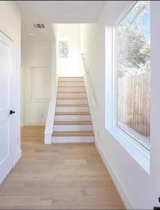 Building Photo - 2724 Rosalie St