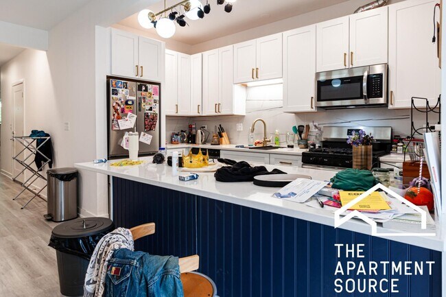 Photo - 4937 North Saint Louis Avenue #2S Apartment
