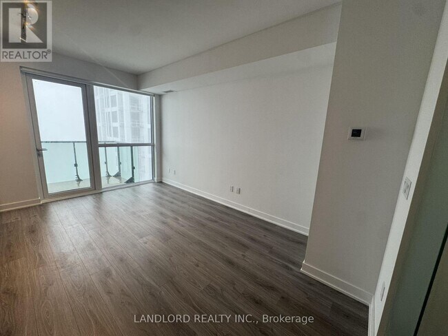 Photo du bâtiment - 4130 Parkside Village Dr