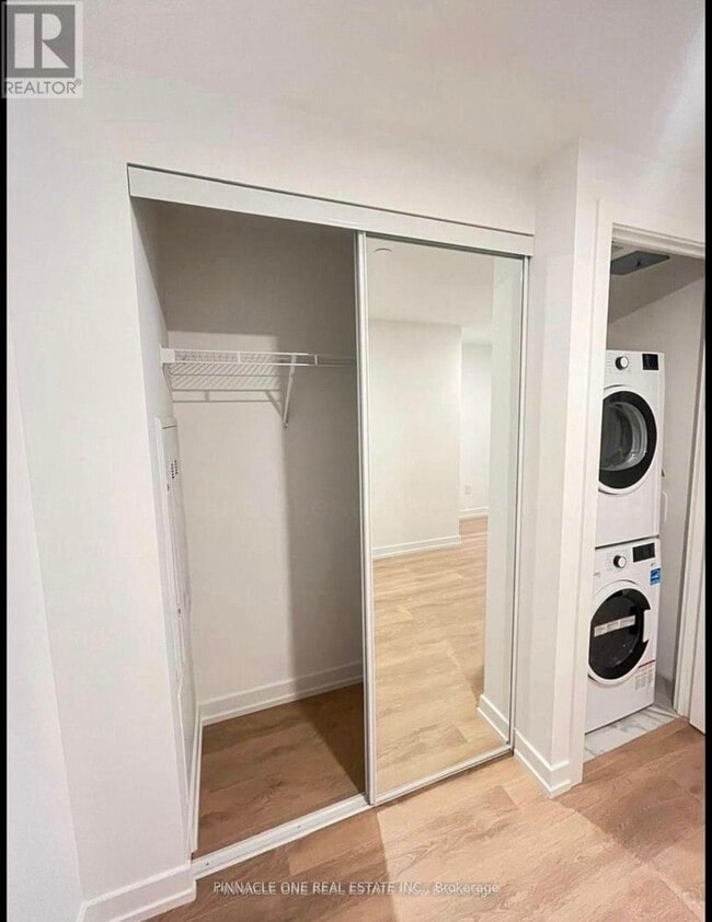 Building Photo - 1100 Sheppard Ave W