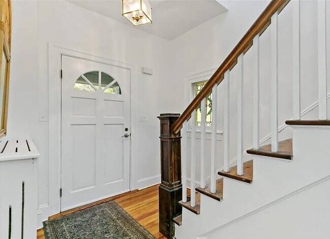 Building Photo - 68 Belden Ave