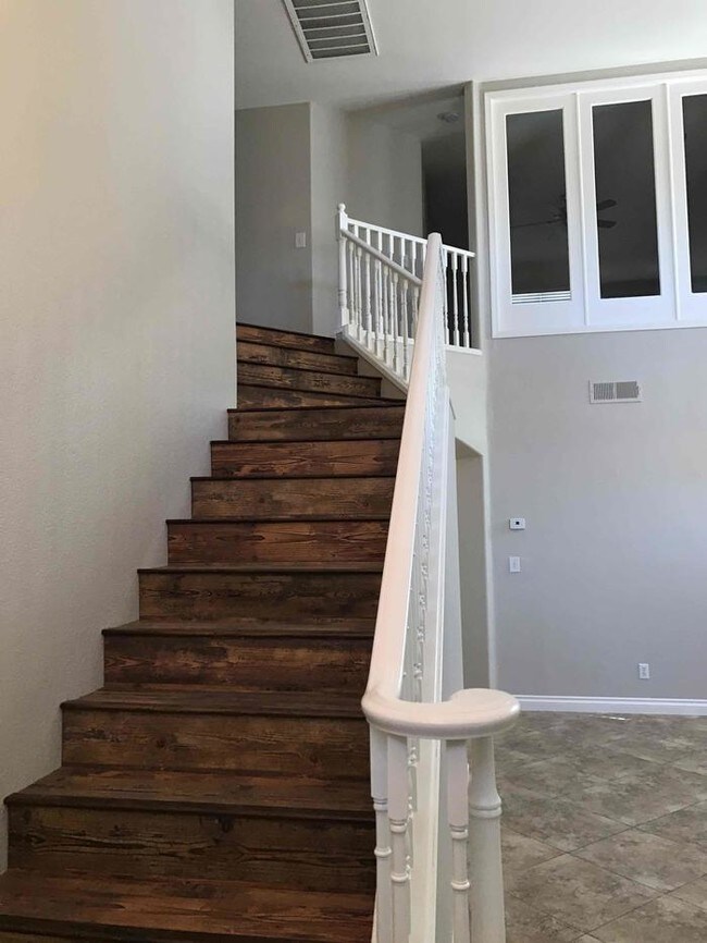 Building Photo - 322 Wind River Dr
