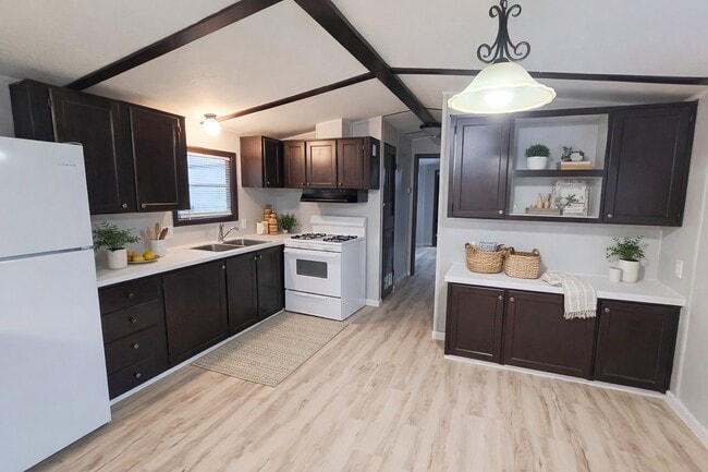 Building Photo - 1 Deerwood Park