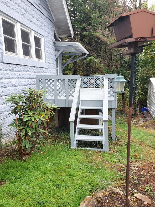 Building Photo - 112 Mc Clure St