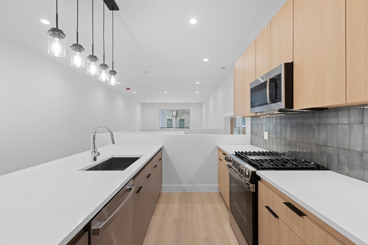 Foto principal - 902 W Dakin St