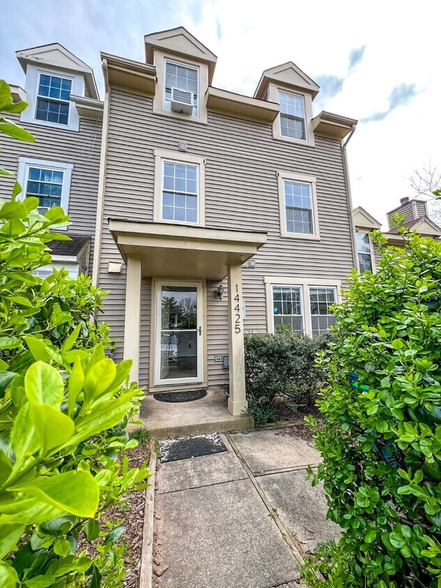 Foto principal - 14425 Gringsby Ct