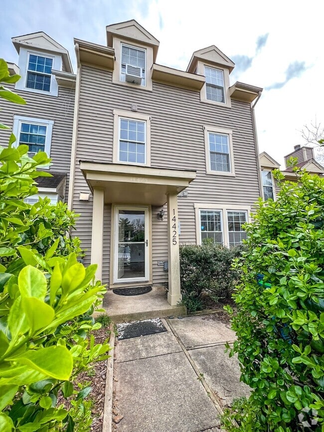 Building Photo - 14425 Gringsby Ct