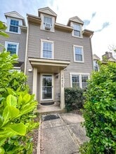 Building Photo - 14425 Gringsby Ct