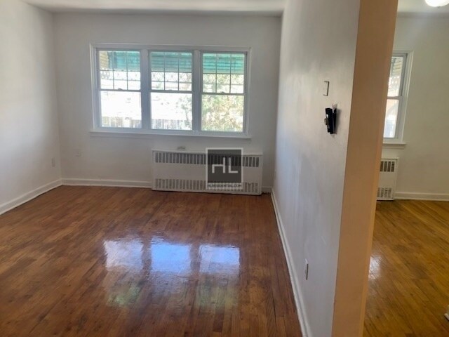 Building Photo - 2030 E 68 St