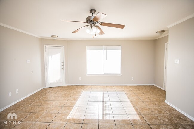 Building Photo - 514 N Brentwood Ave