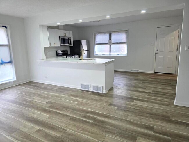 Foto del edificio - 14716 Dorchester Ave