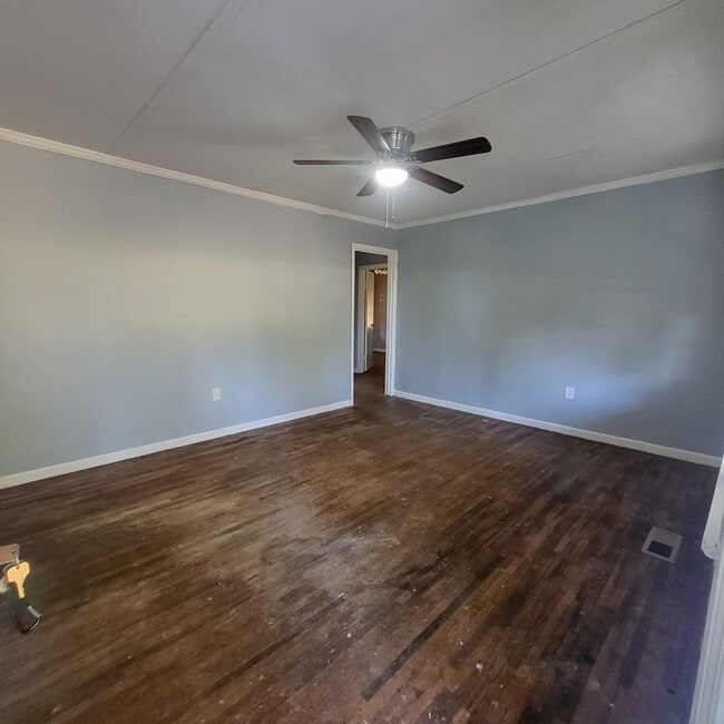 Building Photo - 112 Circle Dr