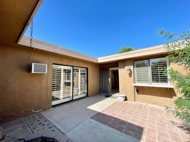 Building Photo - COMING SOON!  3 Bedroom 2 Bathroom Condo in Sunrise Country Club