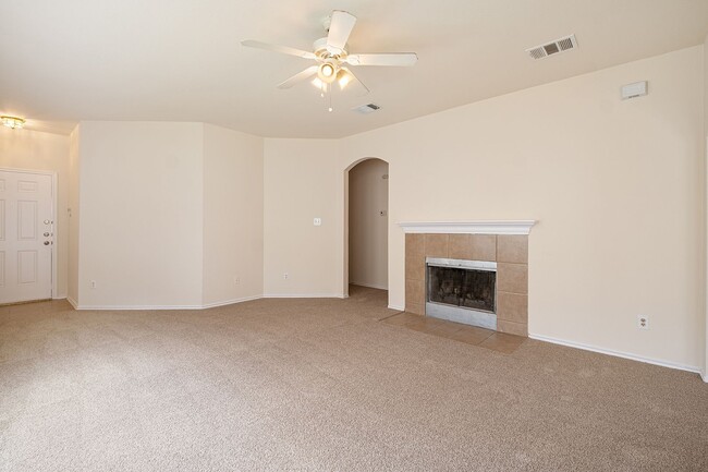 Foto del edificio - Spacious 4 Bedroom, 2 Bath Single-Story Home in Manor