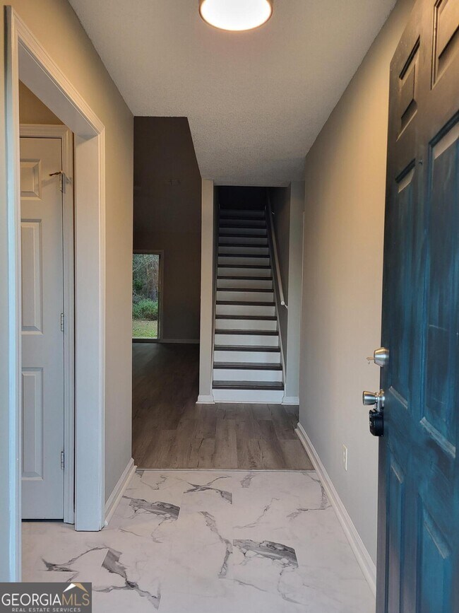 Foto del edificio - 319 Madison Ave