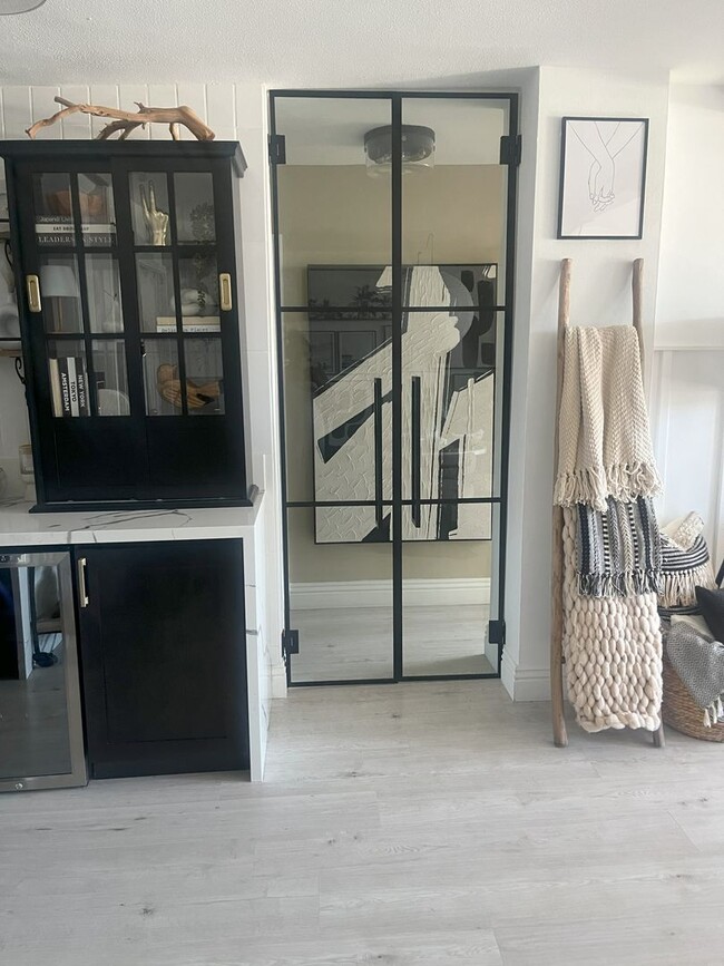 Foto del edificio - 1 Bed 1 Bath In Long Beach