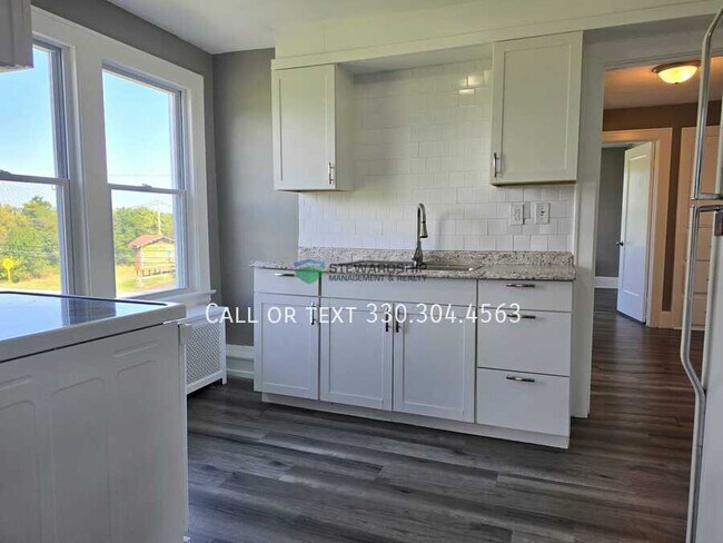 Foto del edificio - 12990 Lincoln Way W
