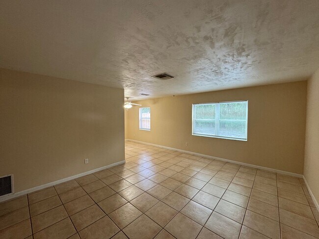 Building Photo - 1573 Fort Smith Blvd