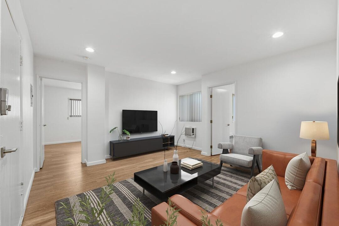 Foto principal - 925 W 30th St