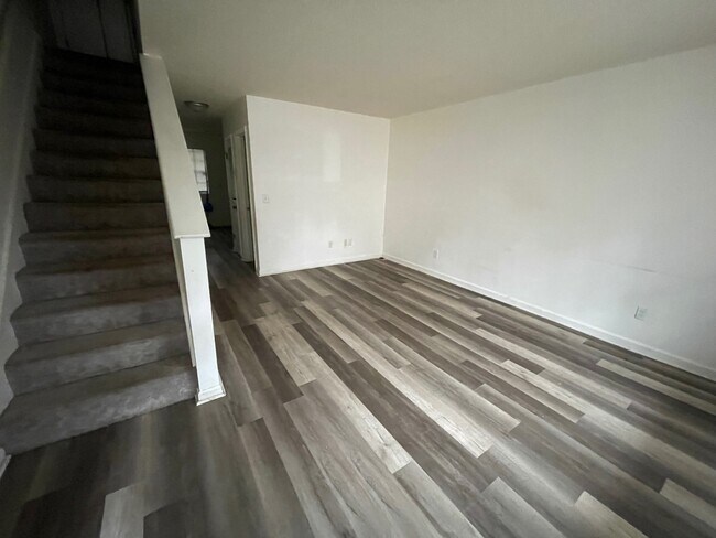 Foto del edificio - 108 Kimeran Ln