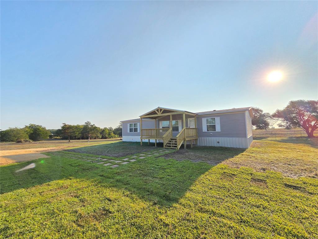 Foto principal - 1139 E Old Hallettsville Rd