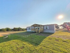 Building Photo - 1139 E Old Hallettsville Rd