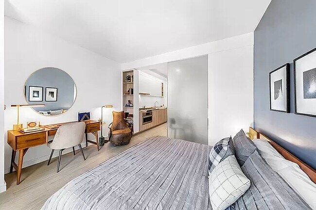 Foto del edificio - 572 Eleventh Avenue