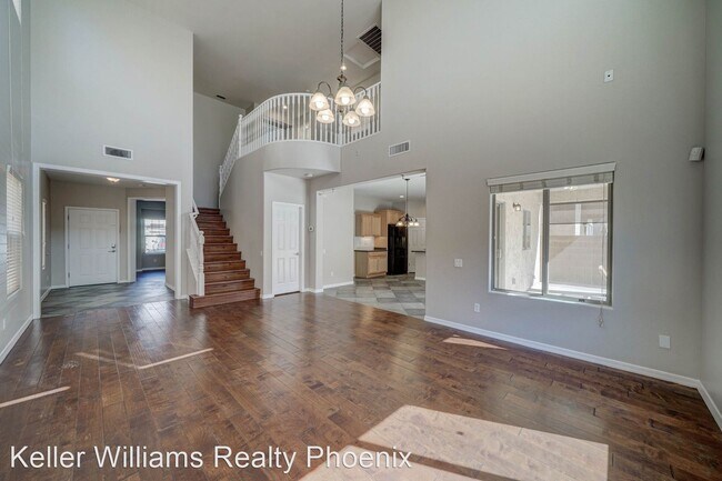 Building Photo - 3 br, 2.5 bath House - 2143 West Marconi A...