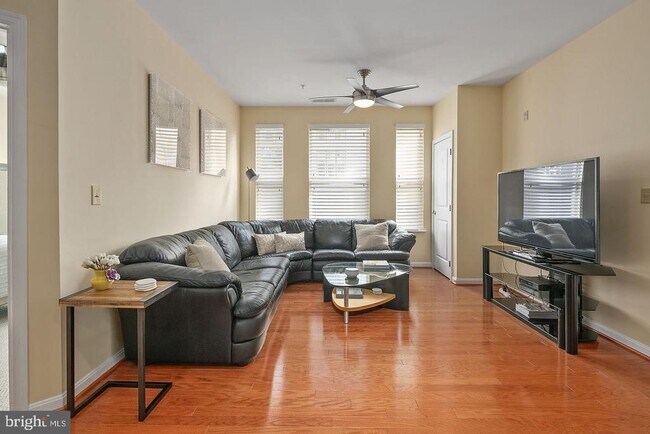 Foto del edificio - 2655 Prosperity Ave