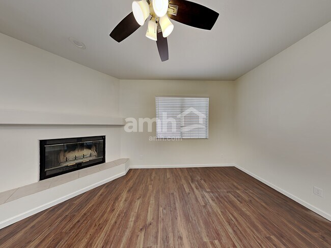 Foto del edificio - 10191 N Tarheel Pl