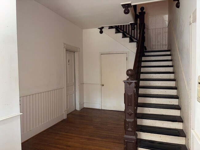 Foto del edificio - 1 Bedroom, 1 Bathroom Unit in Greensboro!