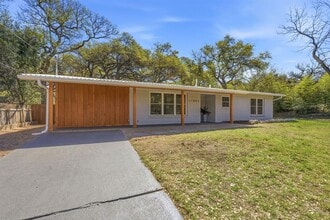 Building Photo - 11805 Pollyanna Ave