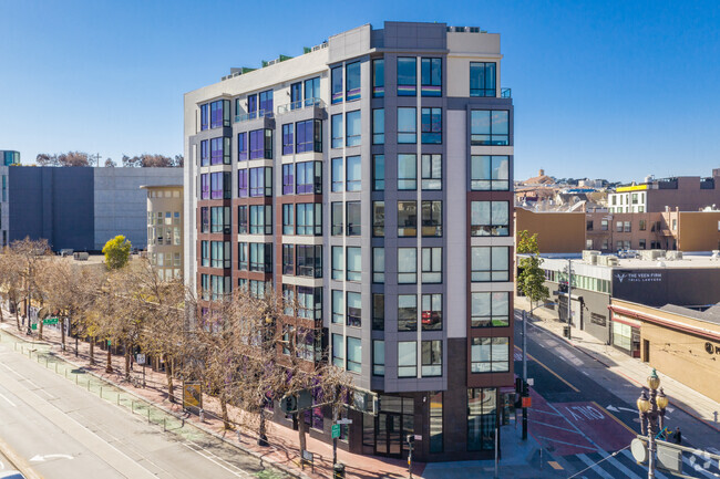 Building Photo - 1700 Market St