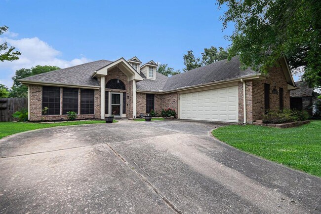Foto del edificio - 1813 Oakwood Dr E