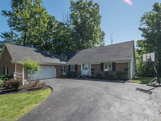 Building Photo - 685 Blueberry Hill Dr