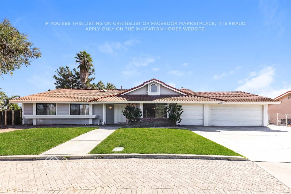 Foto principal - 21739 Walnut St