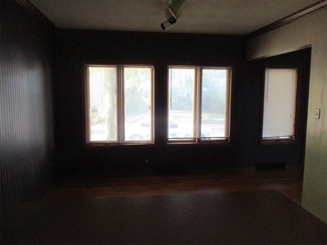 Building Photo - 522 Deming St