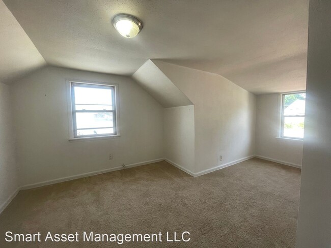 Building Photo - 3 br, 1 bath House - 5554 N Hopkins St.
